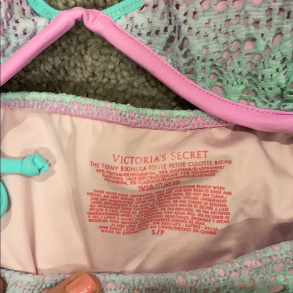 5 Bikinis Victoria Secret Included! - Picture 4 of 7